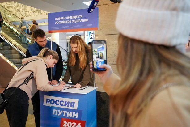 Александр Якушев поддержал выдвижение Путина на выборы в 2024 году