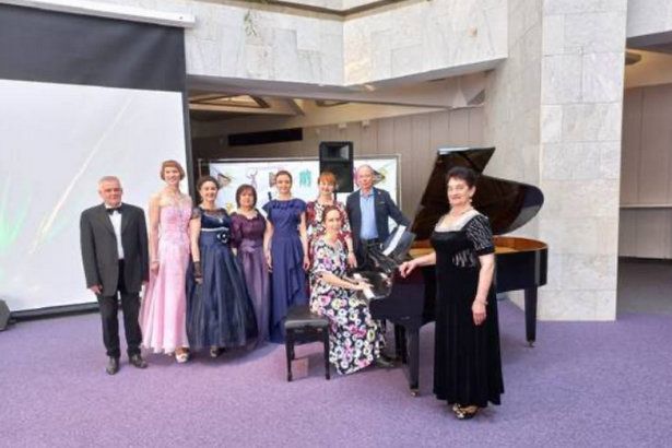 Вокальная студиия «Бельканто» представит концертную программу «Солдат – всегда солдат»