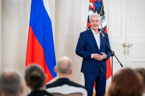 Собянин первым получил в Мосгоризбиркоме удостоверение кандидата на пост мэра Москвы