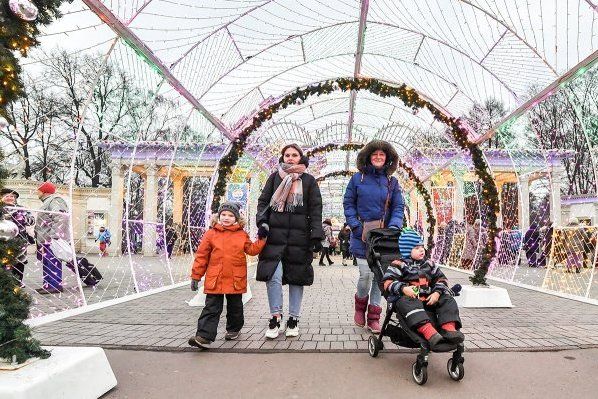 Сенатор Святенко: Столичные меры поддержки молодых семей соответствуют запросам общества