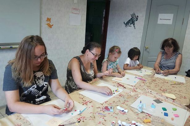 В Крюково построили глиняные замки