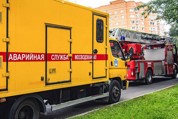 Городские службы работают на месте аварии в ТЦ «Времена года» - Собянин
