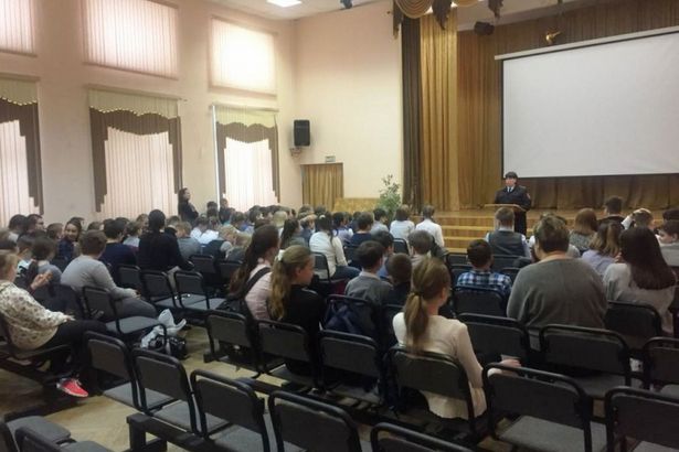 Полицейские побеседовали с педагогами и учащимися Политехнического колледжа № 50