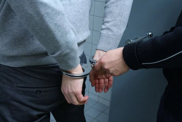 Полицейские задержали зеленоградца, угрожавшего ножом посетителям парка в 16 микрорайоне
