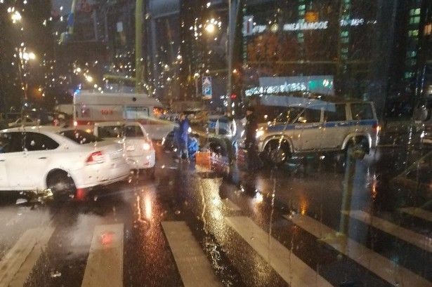 На улице Каменка иномарка сбила молодую зеленоградку