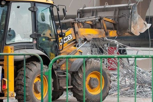 Более 680 кв. метров незаконных надстроек демонтировали в Крюково
