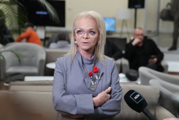Лариса Долина посетила Единый пункт отбора на военную службу в Москве