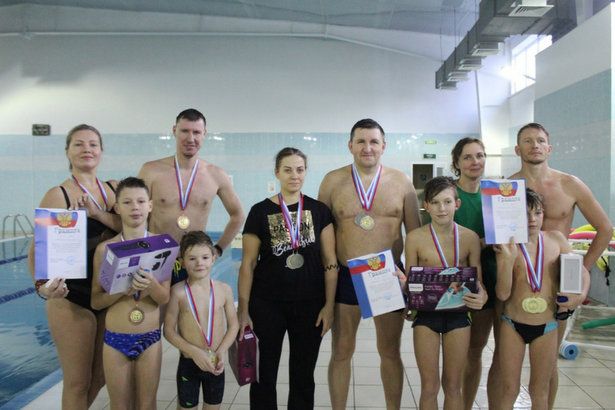 Крюковчане заняли первое место на соревнованиях спортивных семей «Водные забавы»