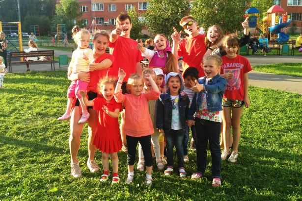 Мультяшная Маша устроила праздник маленьким крюковчанам