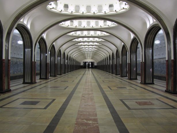 Движение на «зеленой» ветке метро в субботу будет разорвано