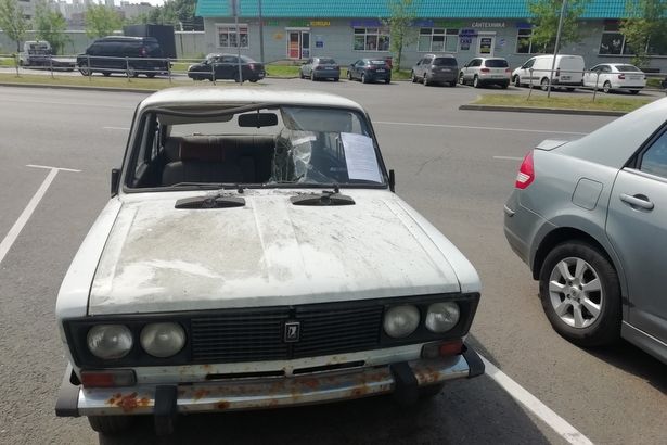 Брошенные автомобили обнаружены в 15 и 14 микрорайонах