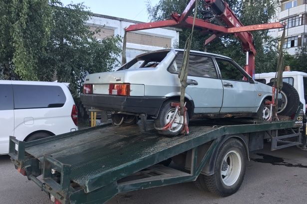 Брошенная в Крюково машина нашла пристанище на спецстоянке