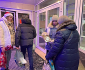 Крюковские молодогвардейцы поздравили жителей с Новым годом