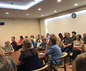 Жителям 20 микрорайона пообещали заставить подрядчика выполнить озеленение полностью