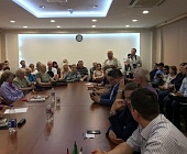 Жителям 20 микрорайона пообещали заставить подрядчика выполнить озеленение полностью