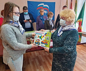 Муниципальные депутаты собрали игрушки для больных детей