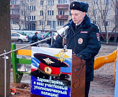 Участковый полиции Крюково выступил с отчетом перед жителями на улице Советской 